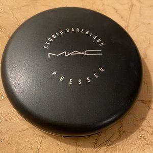 MAC Studio Care Blend Pressed Powder (Dark)